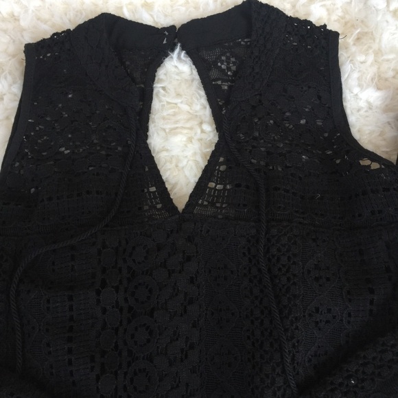 Hollister Black Lace Open Shoulder Top - Picture 2 of 4